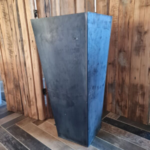 Pot en zinc anthracite